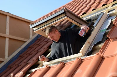 Pose de fenêtres de toit Velux à la Petite-Marche